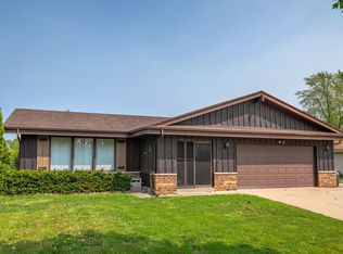 7556 S 74th St, Franklin, WI 53132
