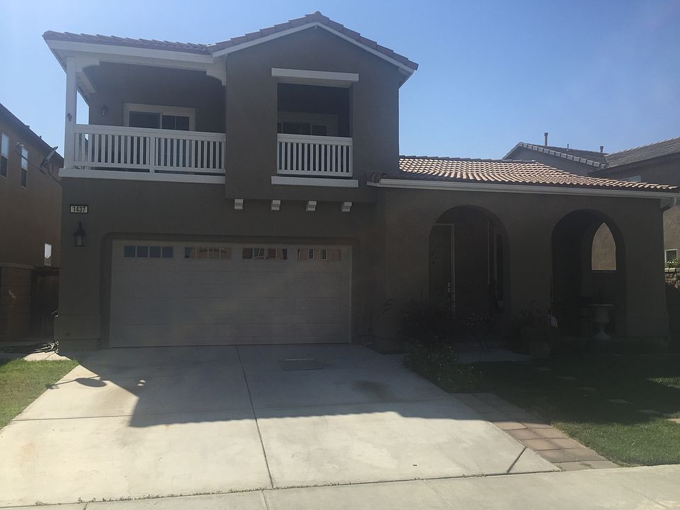 1437 Butterfly Court