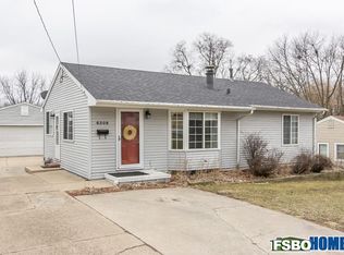6508 Roseland Dr, Urbandale, IA 50322