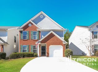 9521 Lakeview Rd, Union City, GA 30291