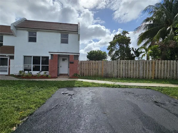 1358 Silverado Dr, North Lauderdale, FL 33068