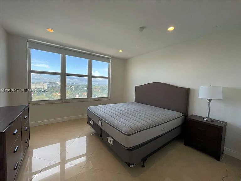 4747 Collins Ave #1102 — Photo 6