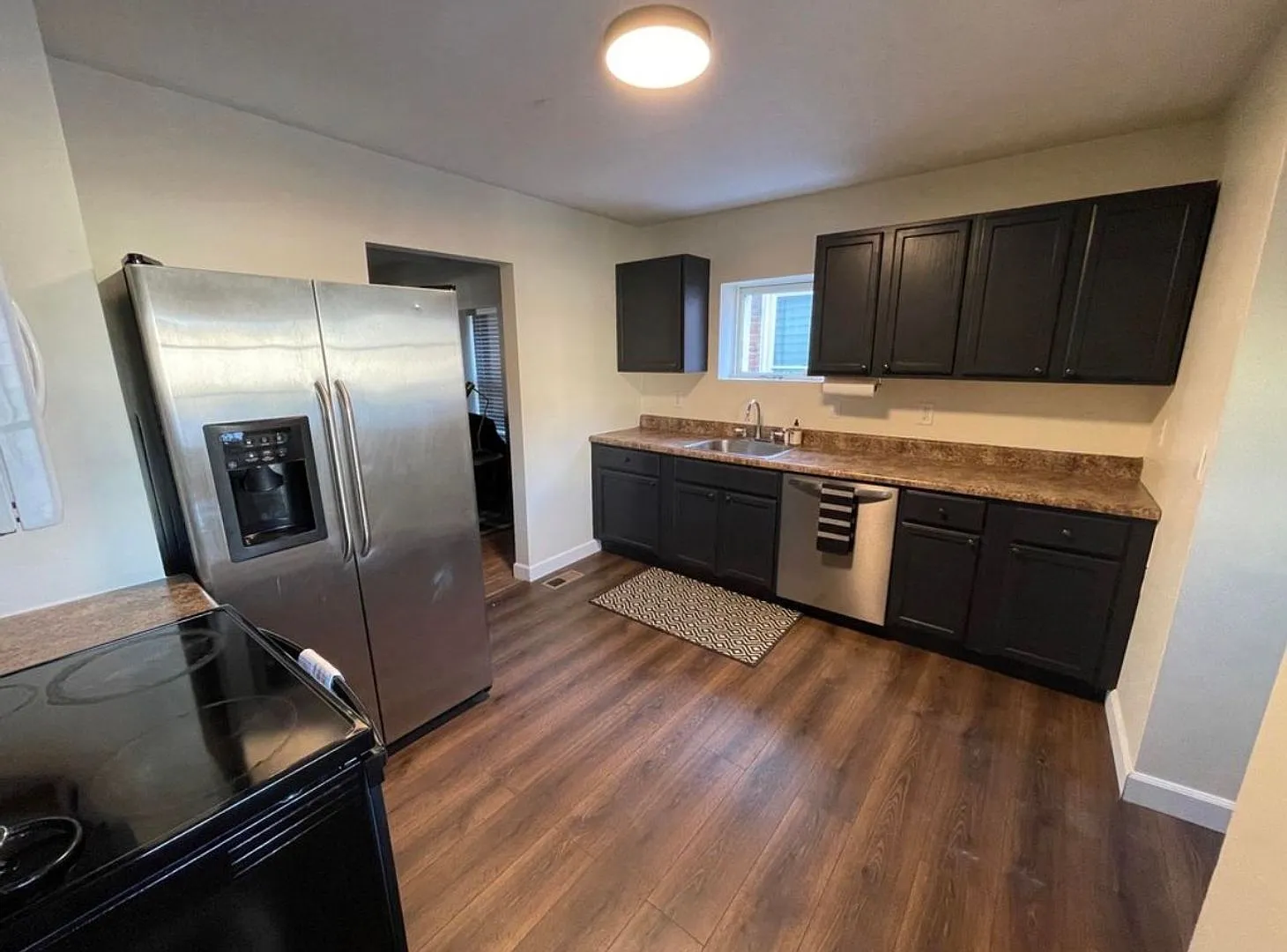 5 Bedroom House next to CMU Campus — Photo 2