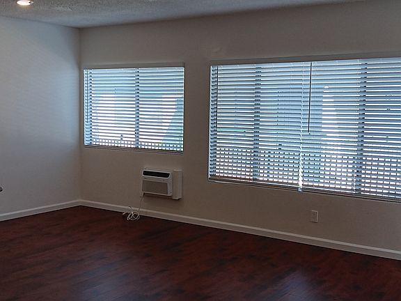 2nd image of 3736 Watseka Ave APT 9