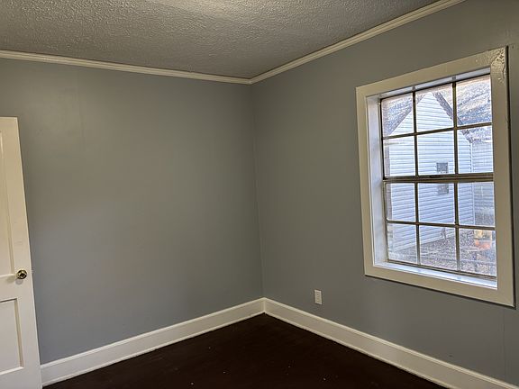 2nd image of 3074 Willena Ave