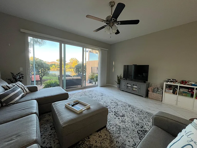 675 SW Glen Crest Way — Photo 11