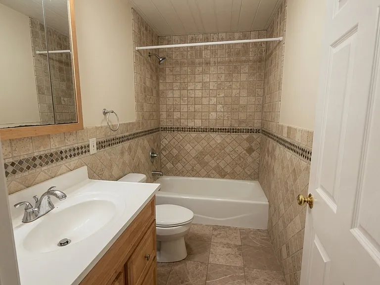 14 Duval St #1 — Photo 10