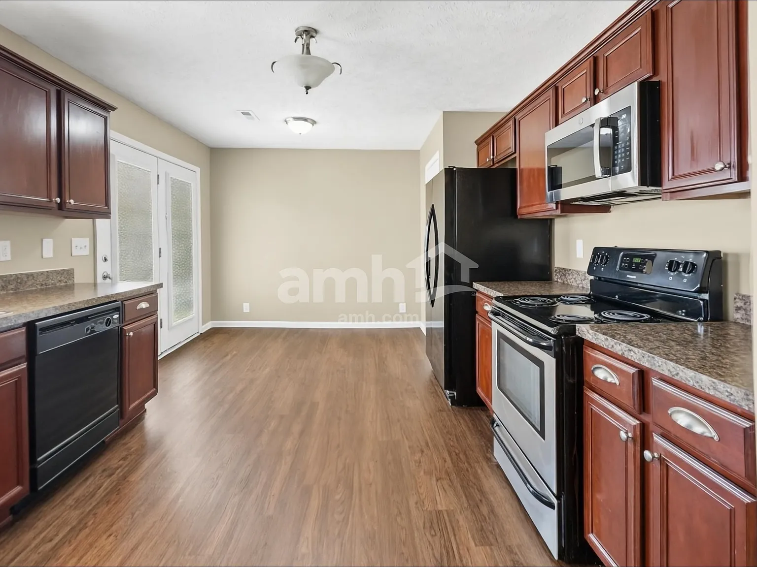 3 bed, 2.0 bath, 1870 sqft, $2,265 — Photo 3