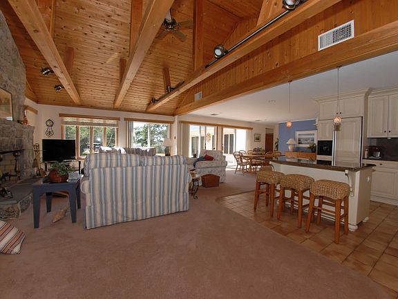 5th image of 2 Tuthill Dr
