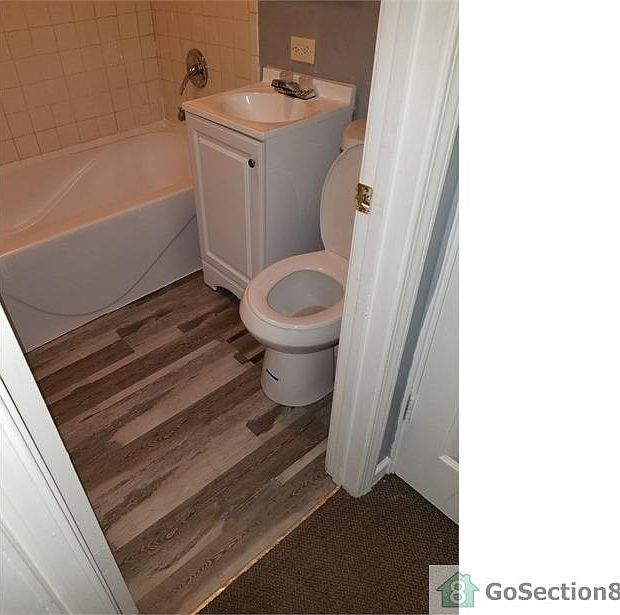 2nd image of 15113 Honore Ave