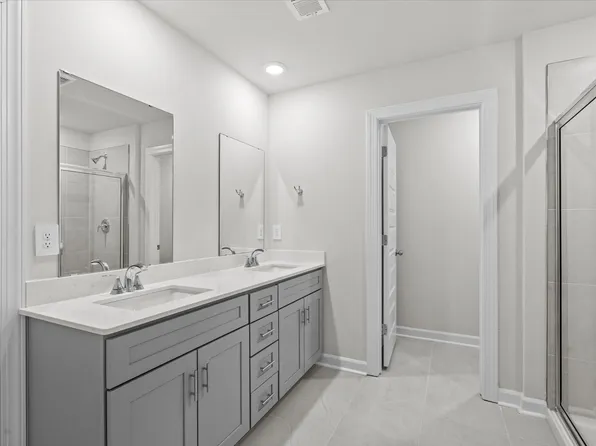 1556 Erindale Dr, Wellford, SC 29385