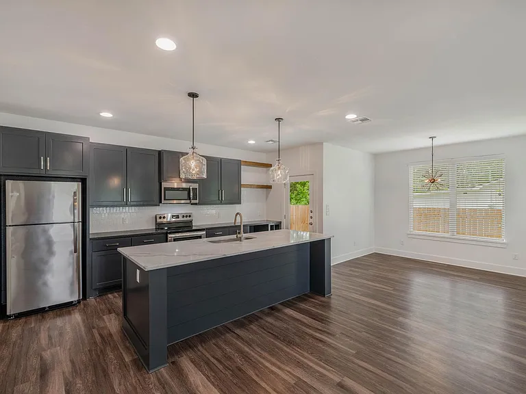 508 Gilchrist Ave — Photo 10