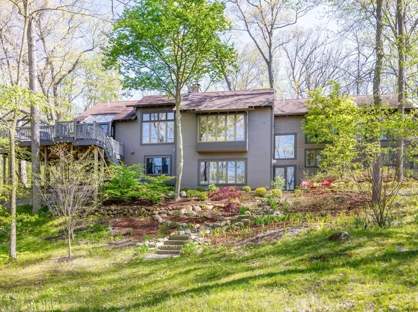 3665 Daleview Dr, Ann Arbor, MI 48105