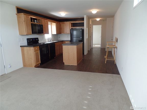 4th image of 3238 S 181st St #074