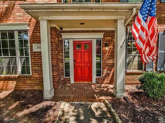 4th image of 2922 Meadow Brook Dr