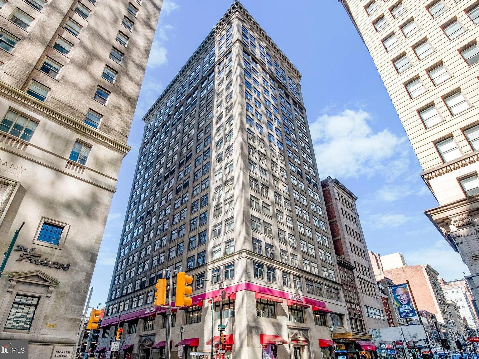 1 bed, 1014 sqft, $2,100 — Photo 1