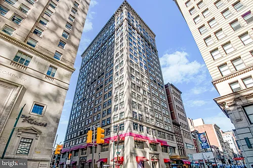 1500 Chestnut St Photo 1