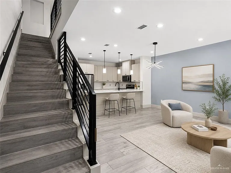 207 Canary Ave — Photo 4