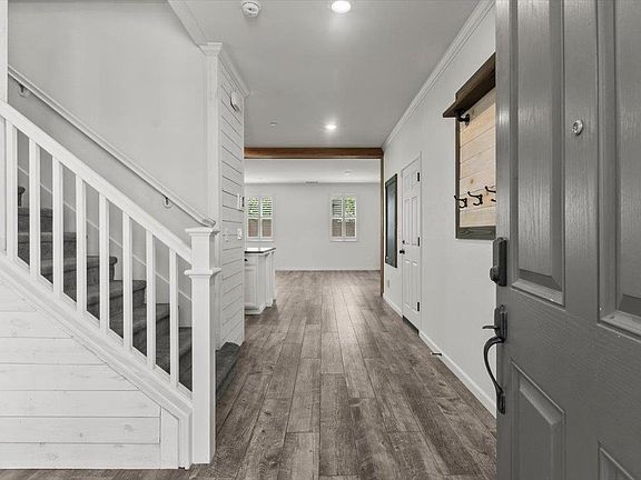 5th image of 14 Cliff Breeze Pl