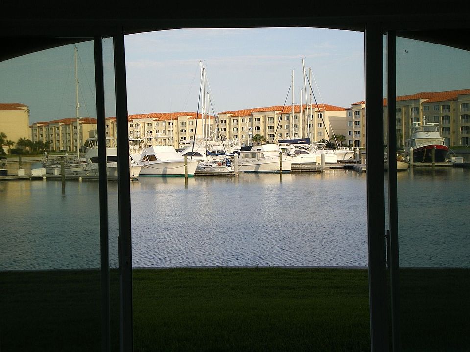 1st image of 11 Harbour Isle Dr W Unit 301