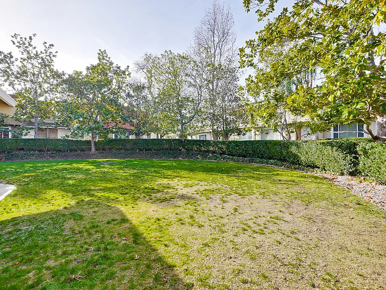 22671 Queens Oak Ct — Photo 50