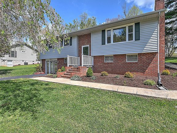 3rd image of 108 Kelsey Dr