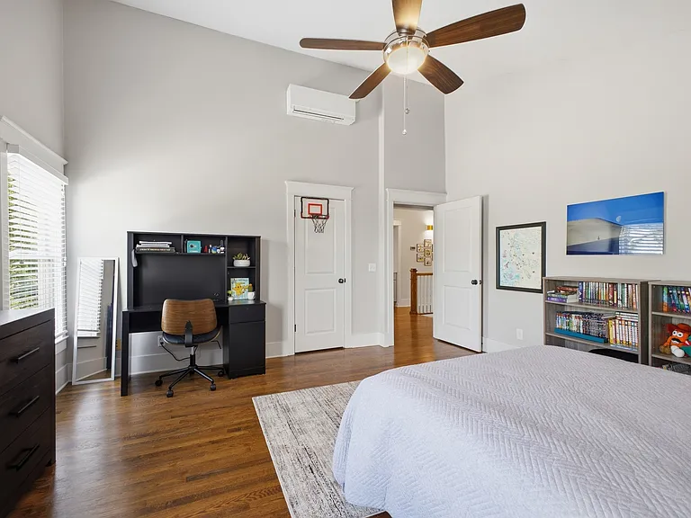 1102 Caldwell Ave — Photo 31