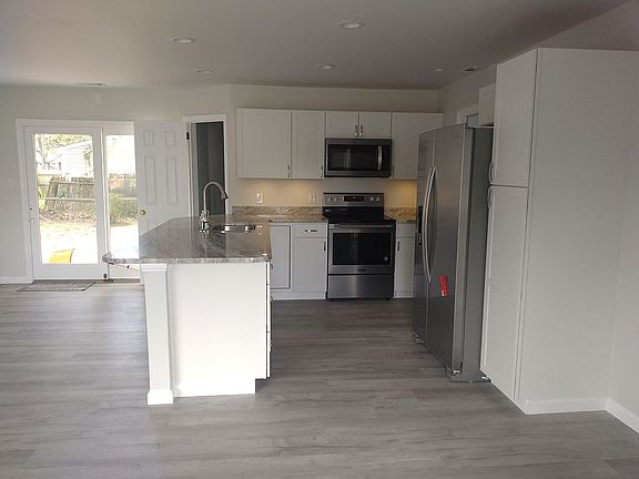 Kitchen & Dining Room
