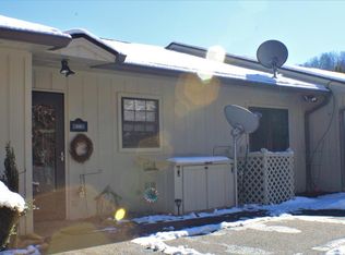 25 Willow View Dr #B, Franklin, NC 28734