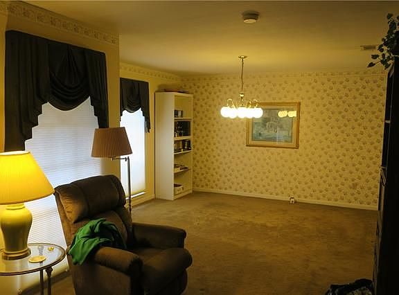 3rd image of 5740 Albany Ct