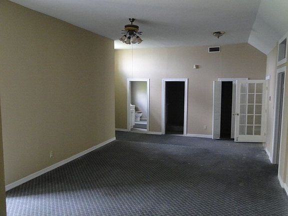 2nd image of 421 W Washington Ave