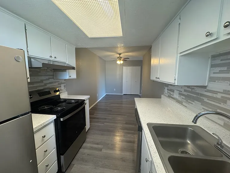 La Cima Apartments — Photo 50