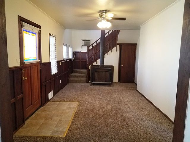 2102 Grove Cir. Apt. A - living room