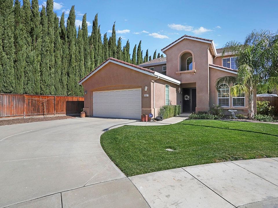 1st image of 392 Tennis Ct