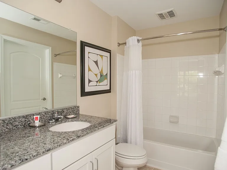1625 Elmwood Ct #201 — Photo 4