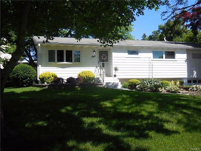 1st image of 8 Cathy Dr