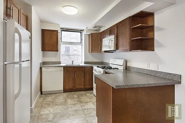 Rented by Halstead Real Estate | media 15