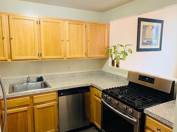 3rd image of 196 W 134th St APT 1