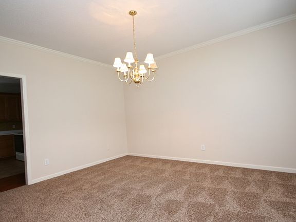 3rd image of 335 Bradford Farms Dr