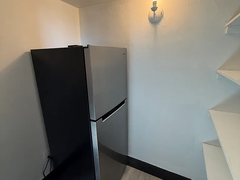 55 Green St #8 — Photo 6