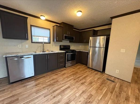 119 Village Ave, Pontiac, IL 61764