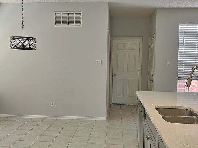 1412 Brenda Ln — Photo 28