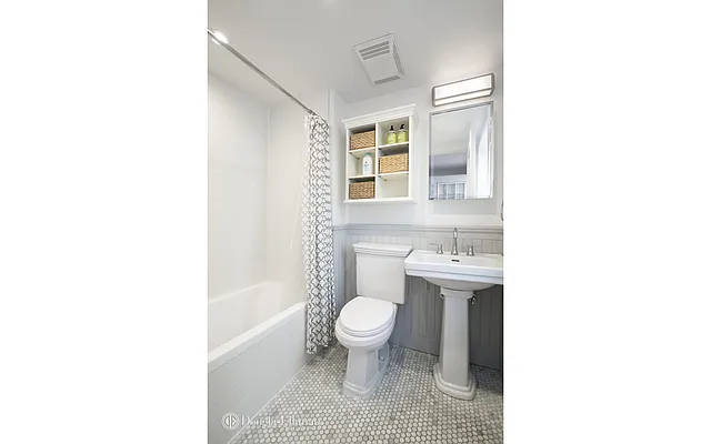 Sold by Douglas Elliman | media 17