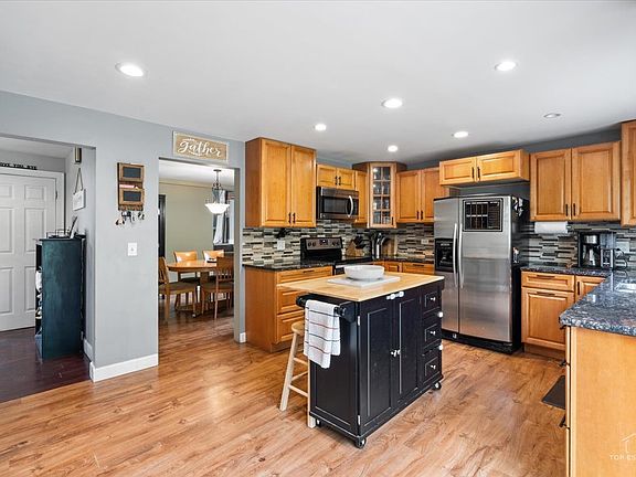 4th image of 27W501 Williams St