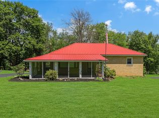 105 Eakin Dr, Beaver, PA