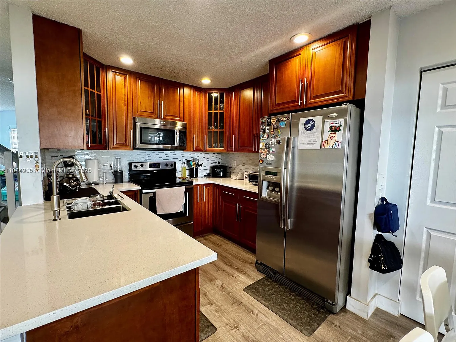 3 bed, 2.5 bath, 1340 sqft, $2,950 — Photo 3
