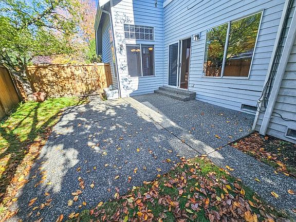 3rd image of 25715 SE 36th Pl