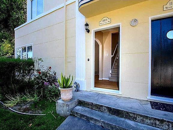 3rd image of 1104 Willow Glen Way