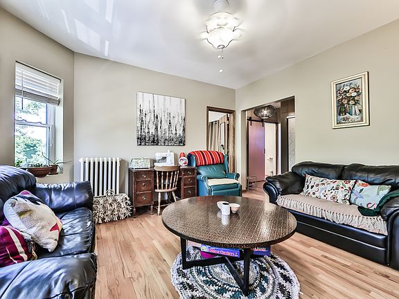 4th image of 3550 W Belle Plaine Ave #3