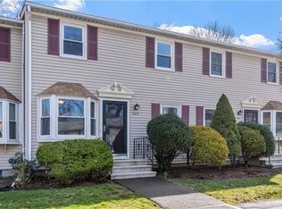 403 Woodhaven Ct, Cranston, RI 02920